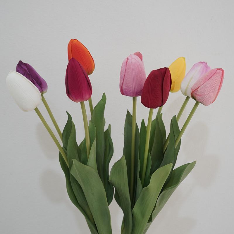 Lifelike artificial tulips