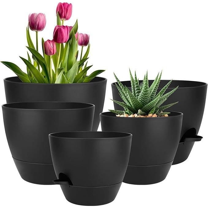 Side-filled self-absorbing plastic flower pot