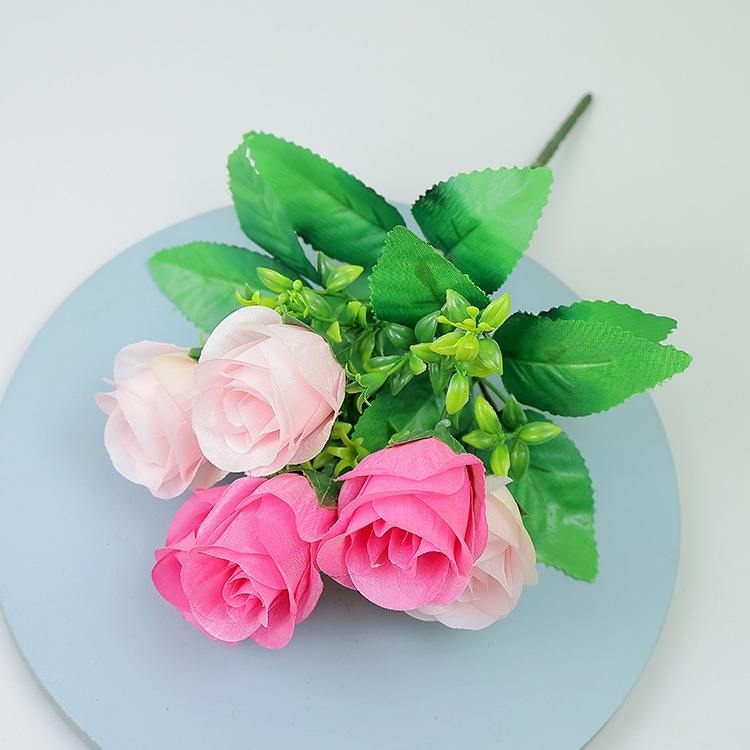 Artificial roses spray