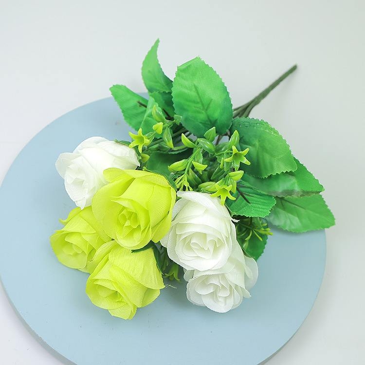 Artificial roses spray