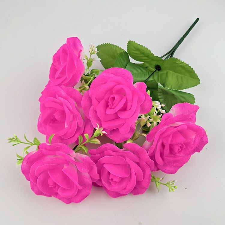 Artificial roses spray with 6 blooms