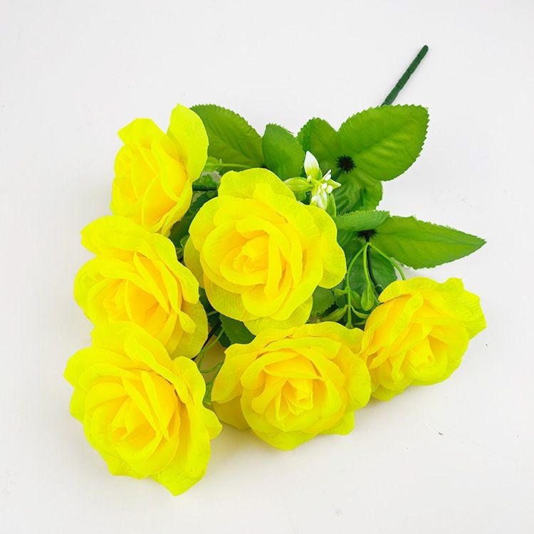 Artificial roses spray with 6 blooms