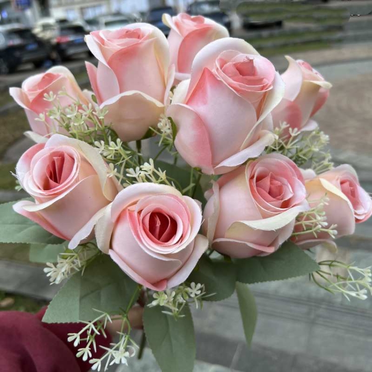 Artificial rosebud with nine blooms