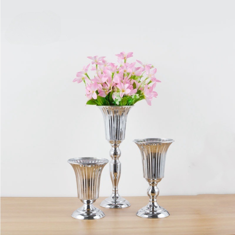 Manufacturer direct sales Iron flower vase