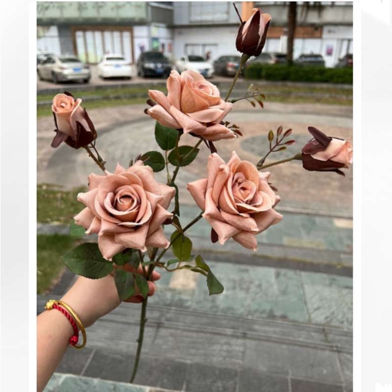 Artificial roses with six blooms