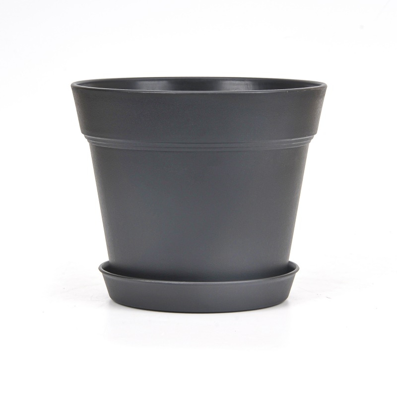 6.5-inch and 7.5-inch plastic flower pot
