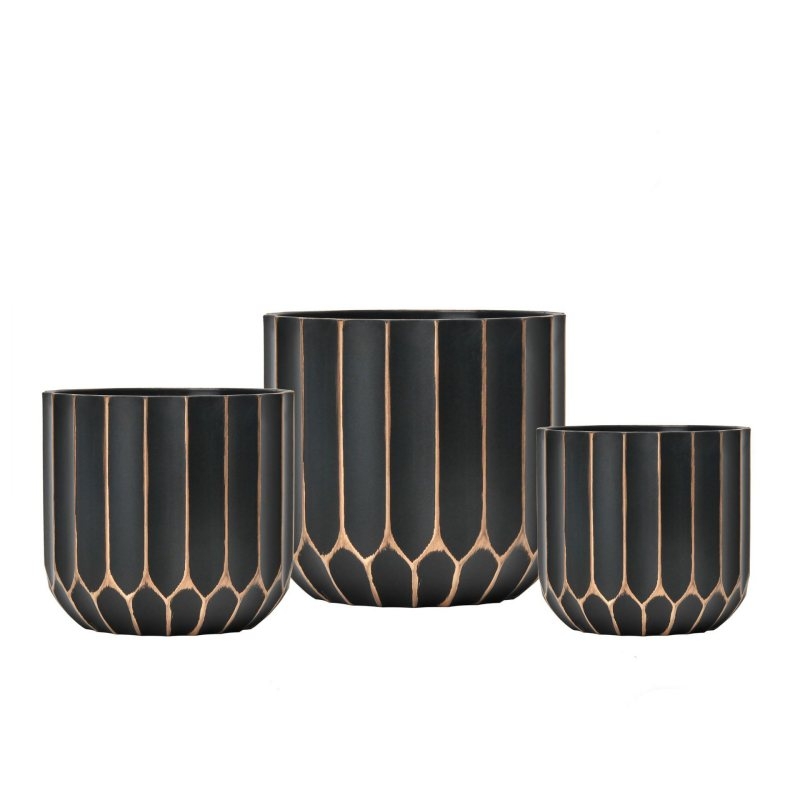 Plastic plant pot