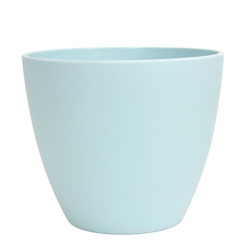 Plastic flower pots