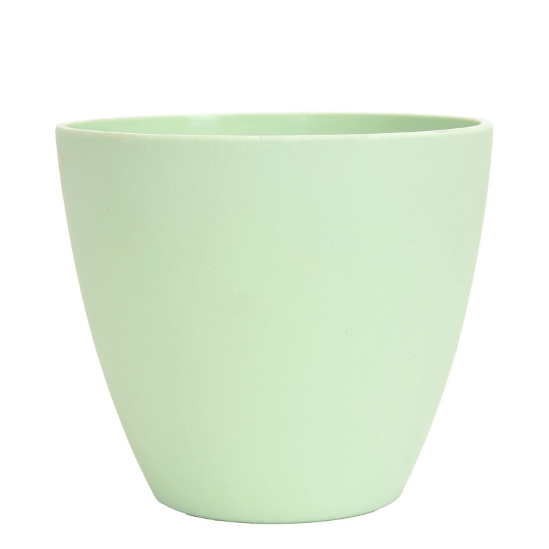 Plastic flower pots