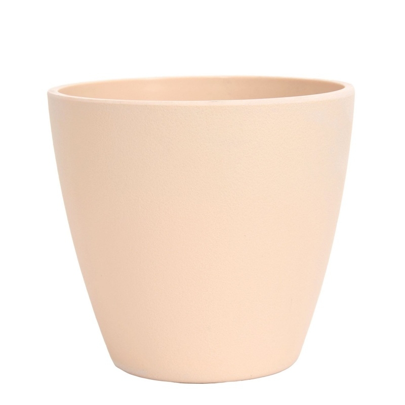 Plastic flower pots