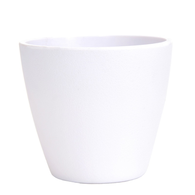 Plastic flower pots
