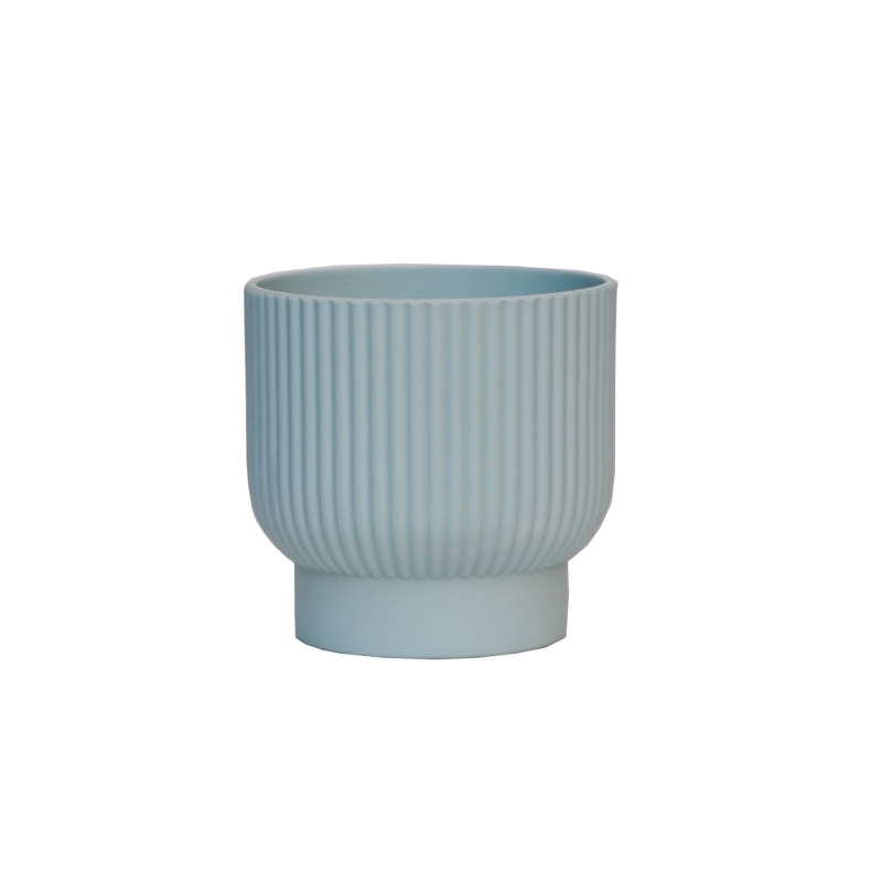 Simple flower pot without holes