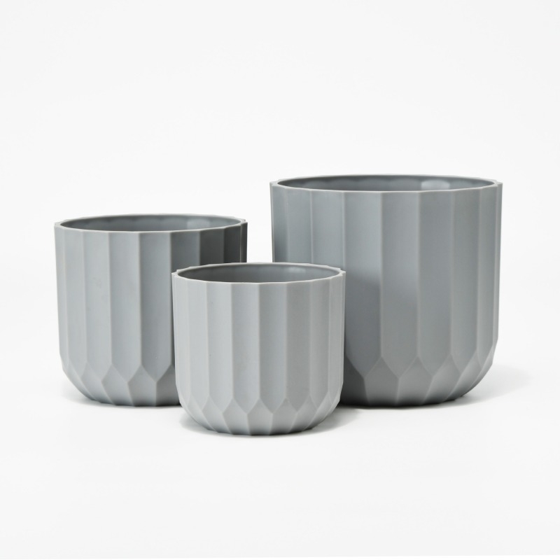 Straight striped plastic flower pot