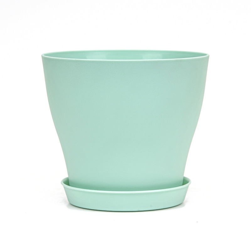Simple plastic planting pots