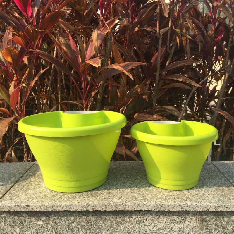 Hanging plastic flower pots