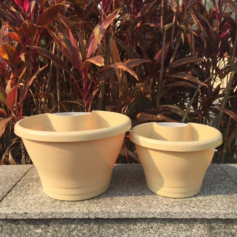 Hanging plastic flower pots