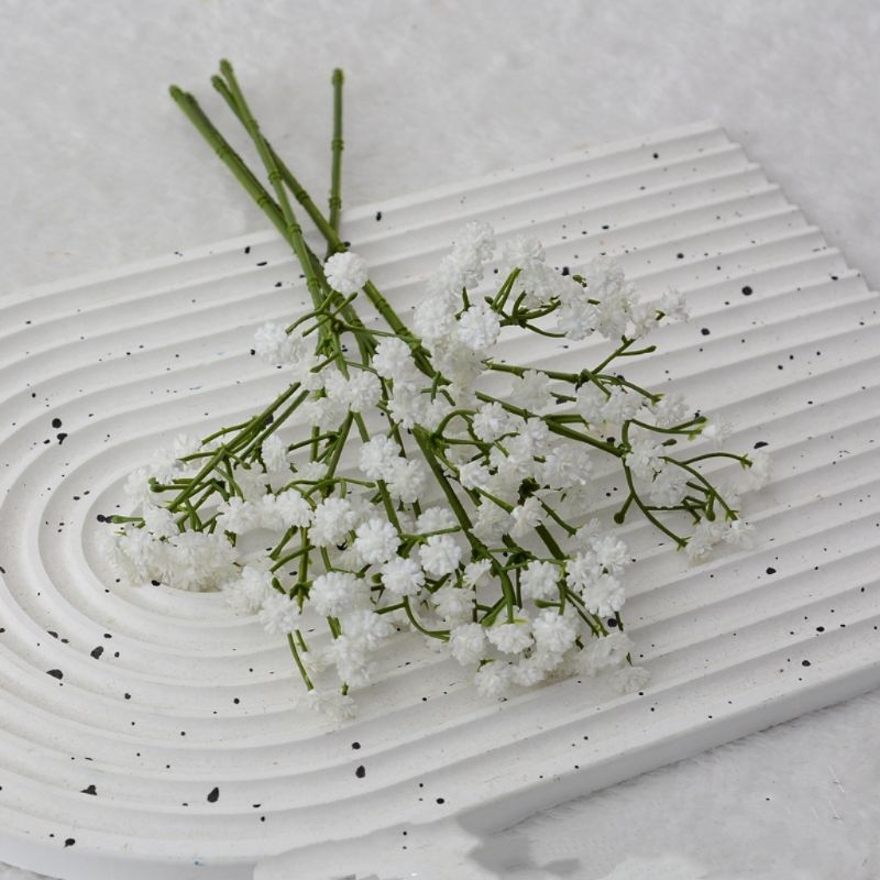 Artificial baby's breath flowers