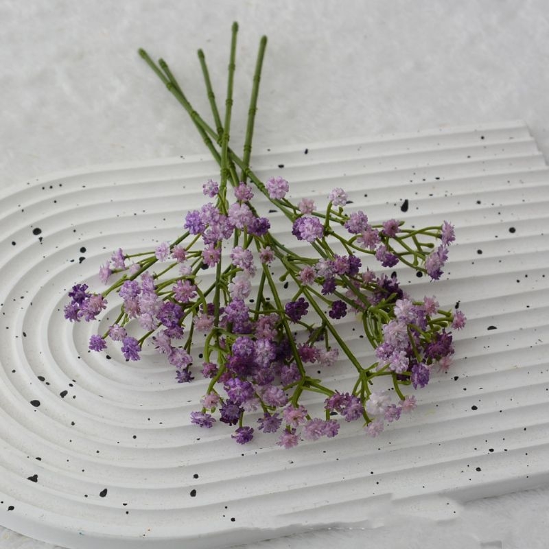 Artificial baby's breath flowers