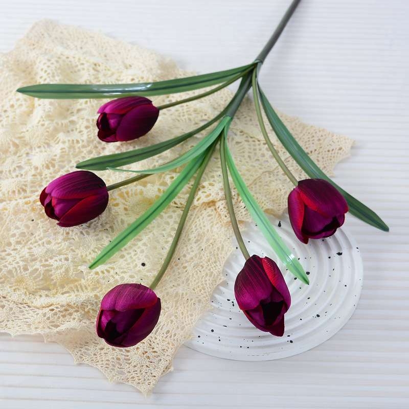 Highly realistic tulips