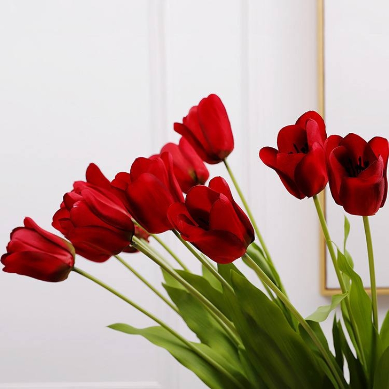 Artificial open-mouthed smiling silk tulip