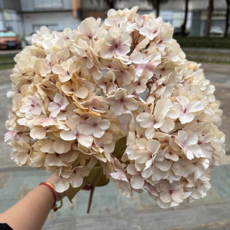 Artificial hydrangea with 5 bloom
