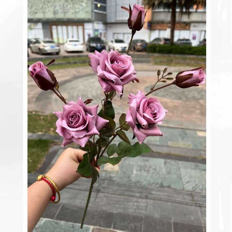 Artificial roses with six blooms