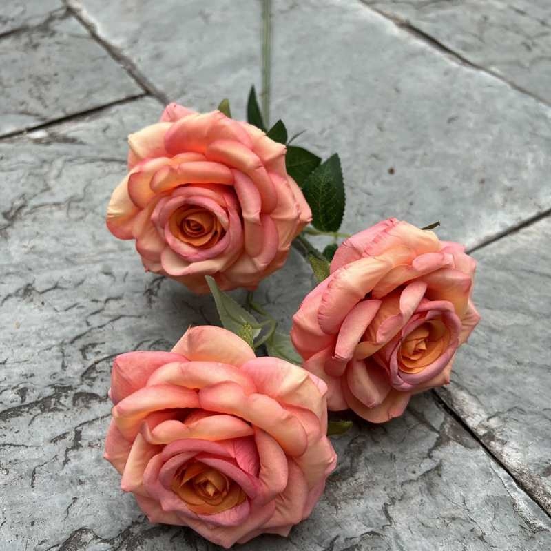 Artificial roses with three blooms and curled edges