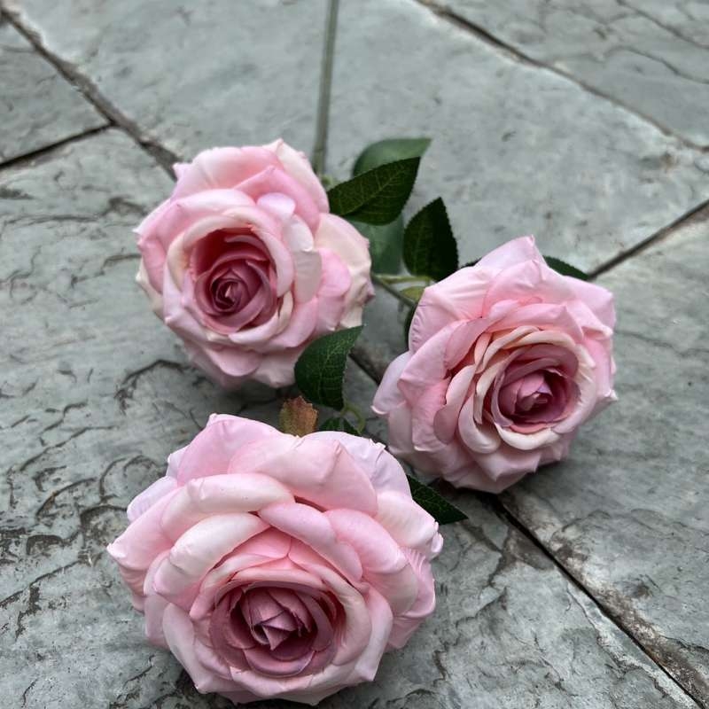 Artificial roses with three blooms and curled edges