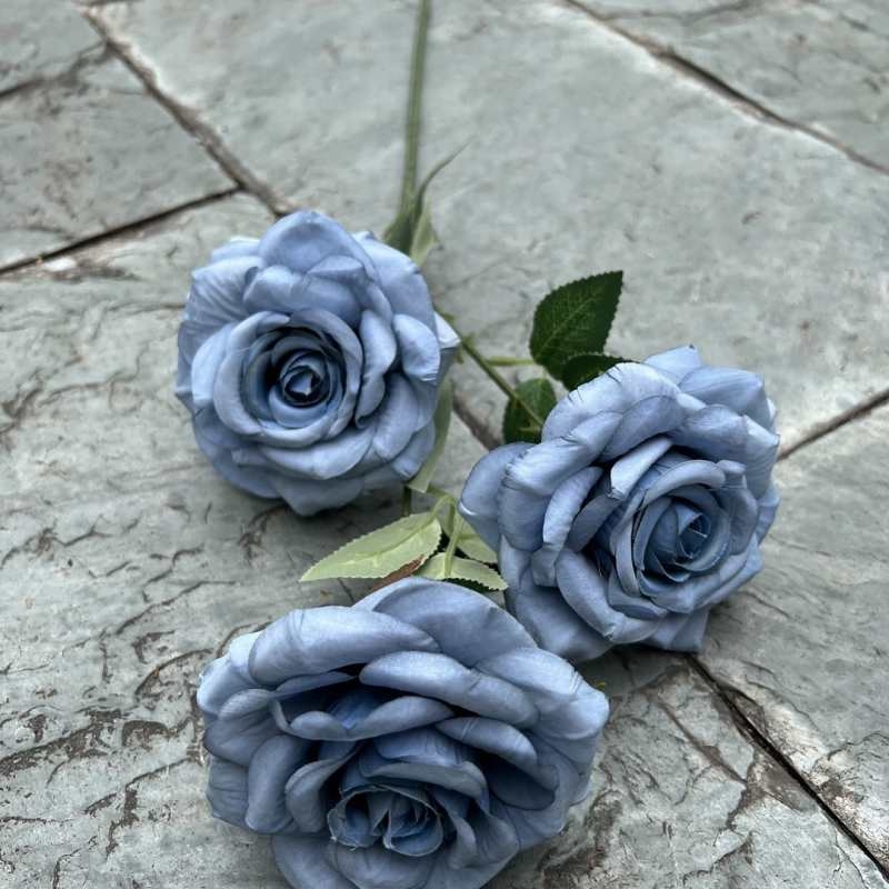 Artificial roses with three blooms and curled edges