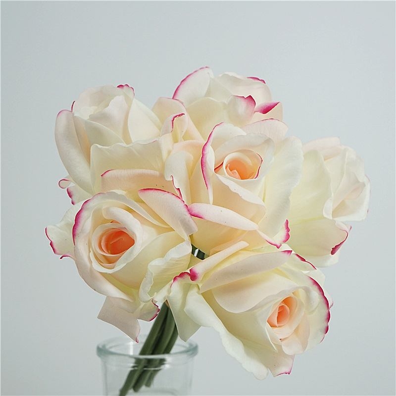 A bunch artificial rose with 6 stem