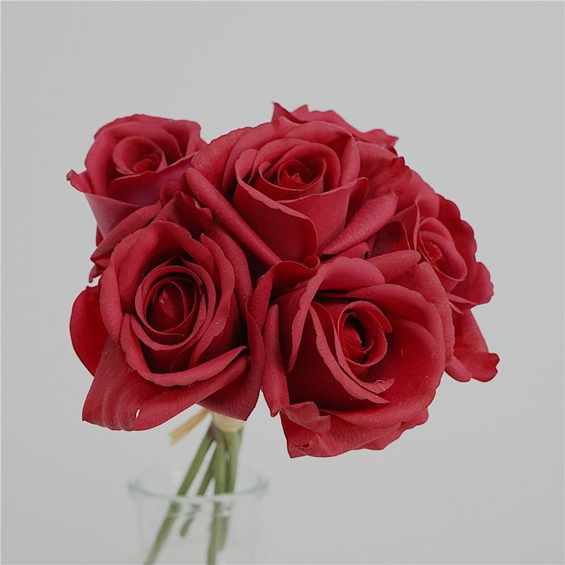 A bunch artificial rose with 6 stem