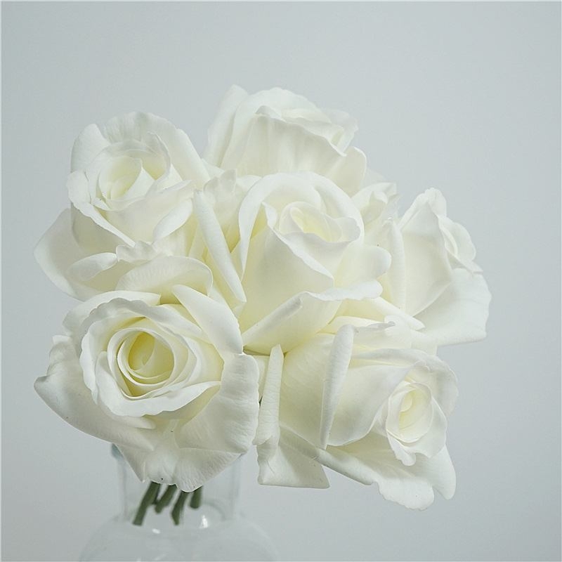A bunch artificial rose with 6 stem