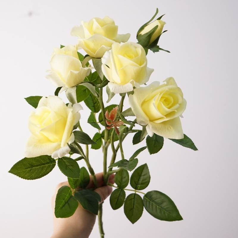 High-simulation rose spray
