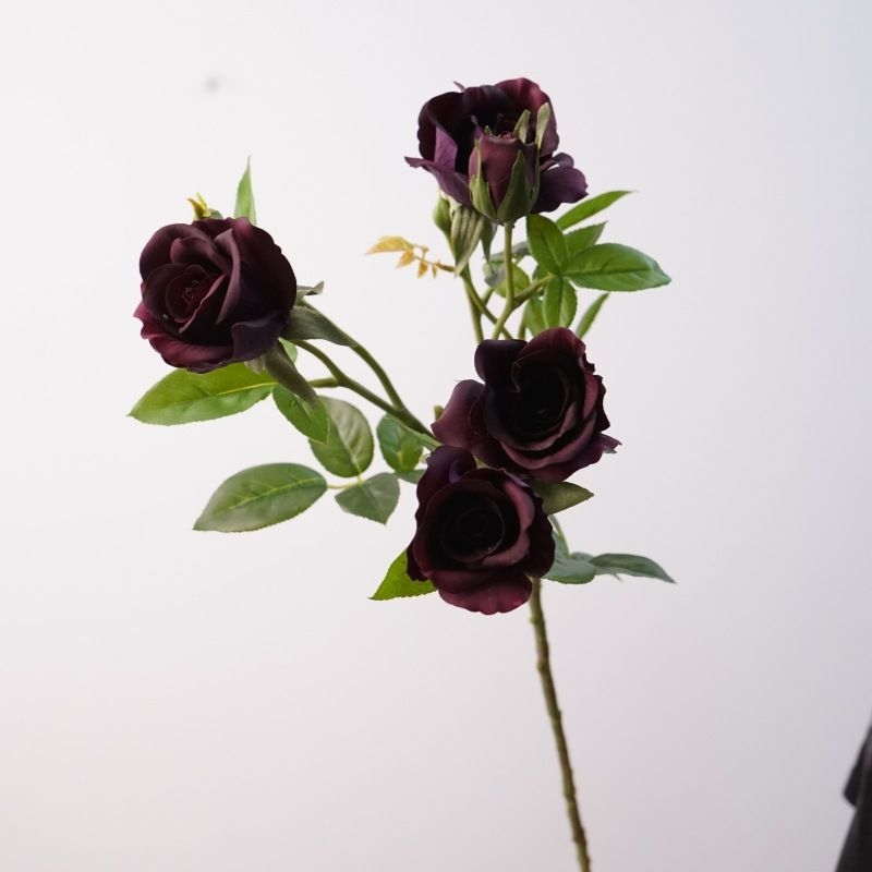 Lifelike artificial rose spray
