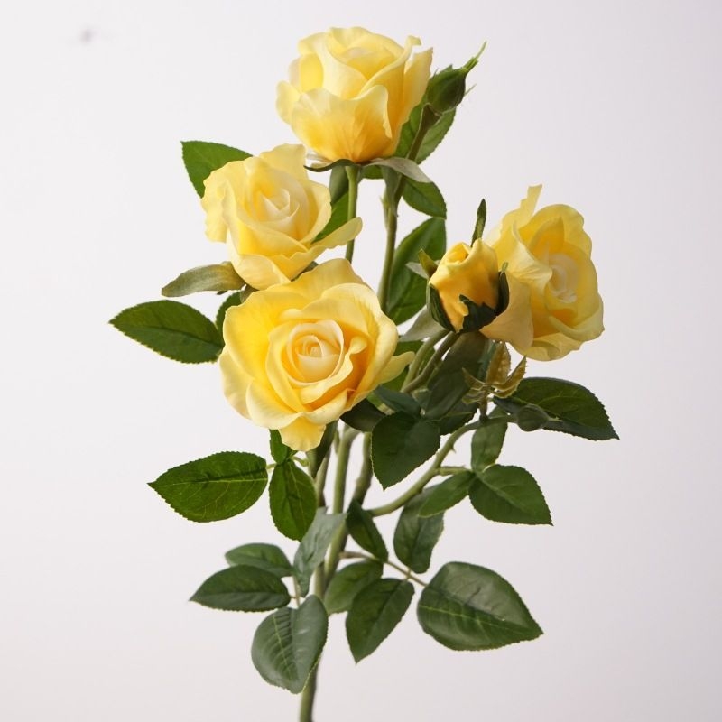 Lifelike artificial rose spray