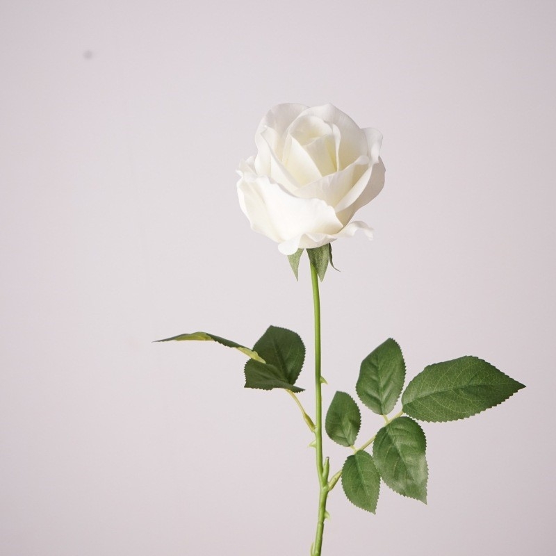Realistic-feeling artificial roses