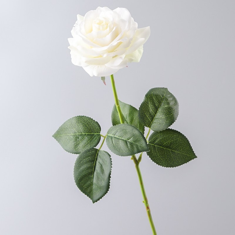 Highly realistic rose with a soft-touch feel
