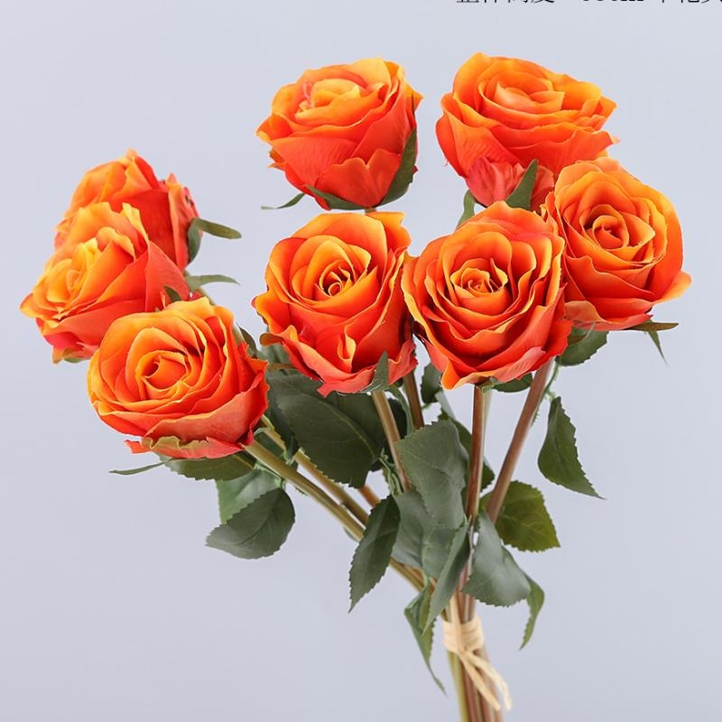 Artificial rose bunch containing 8 stems