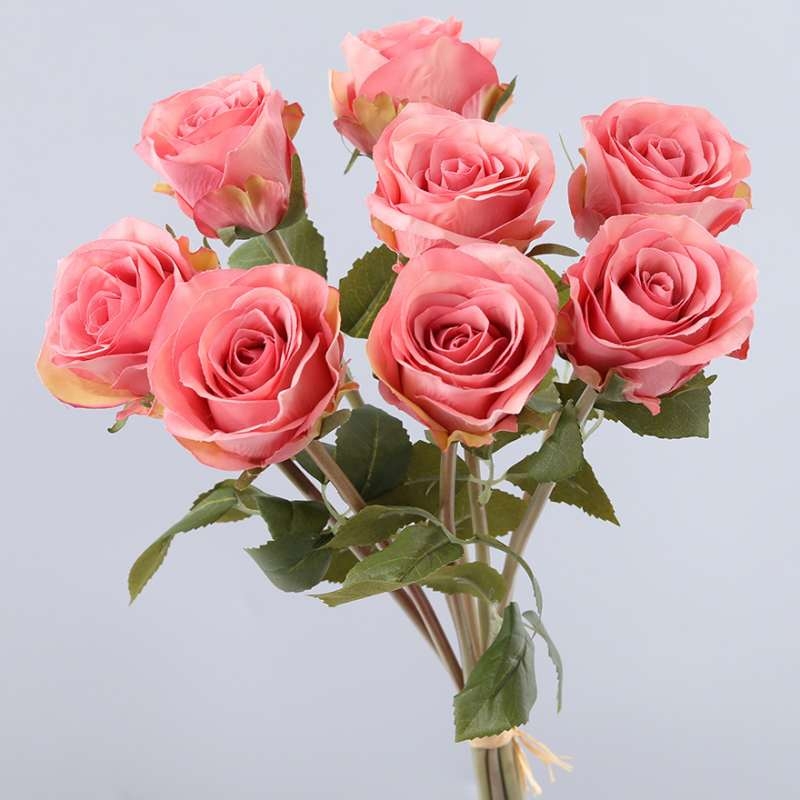 Artificial rose bunch containing 8 stems