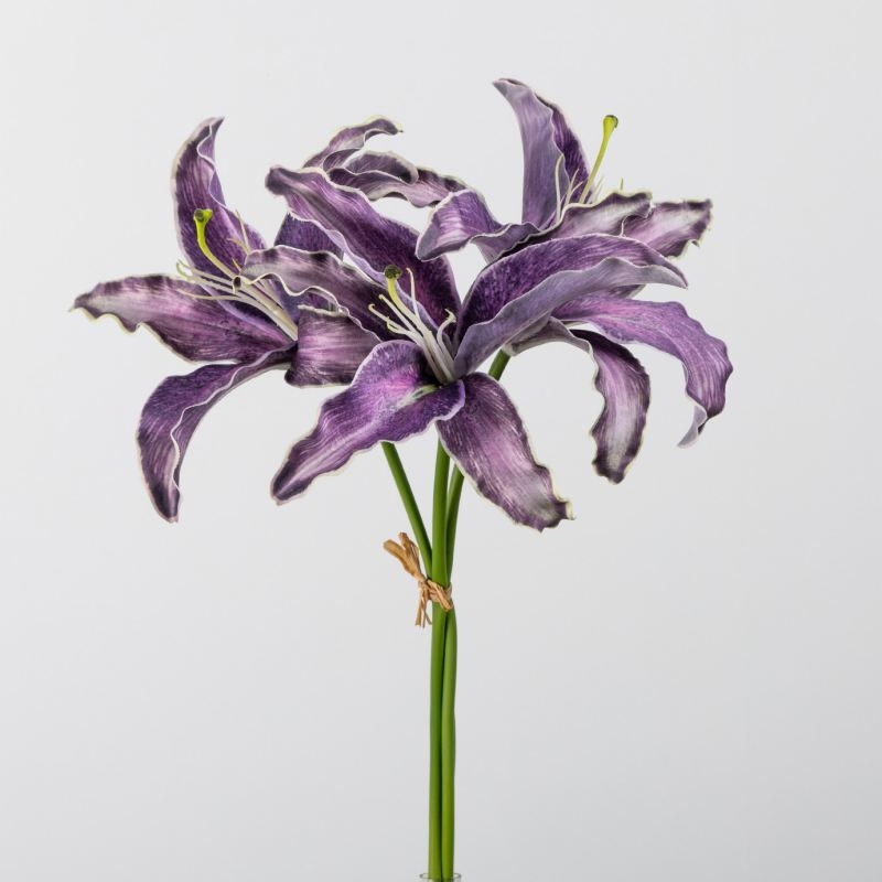 Artificial flower bunch containing 3 lilies