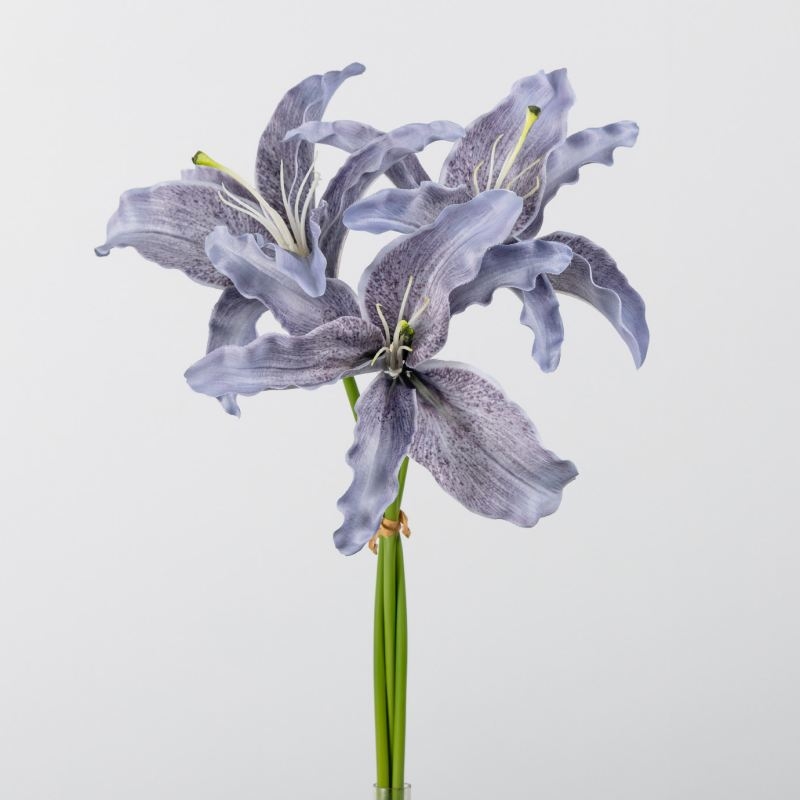 Artificial flower bunch containing 3 lilies