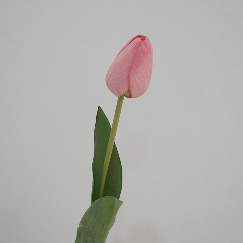 Lifelike artificial tulips
