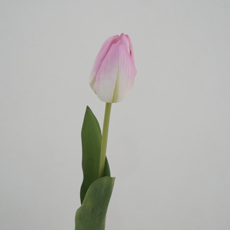 Lifelike artificial tulips