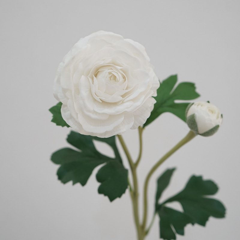 Soft-touch Artificial Ranunculus