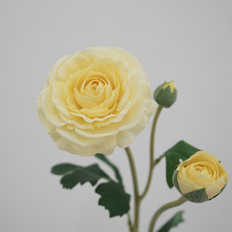 Soft-touch Artificial Ranunculus