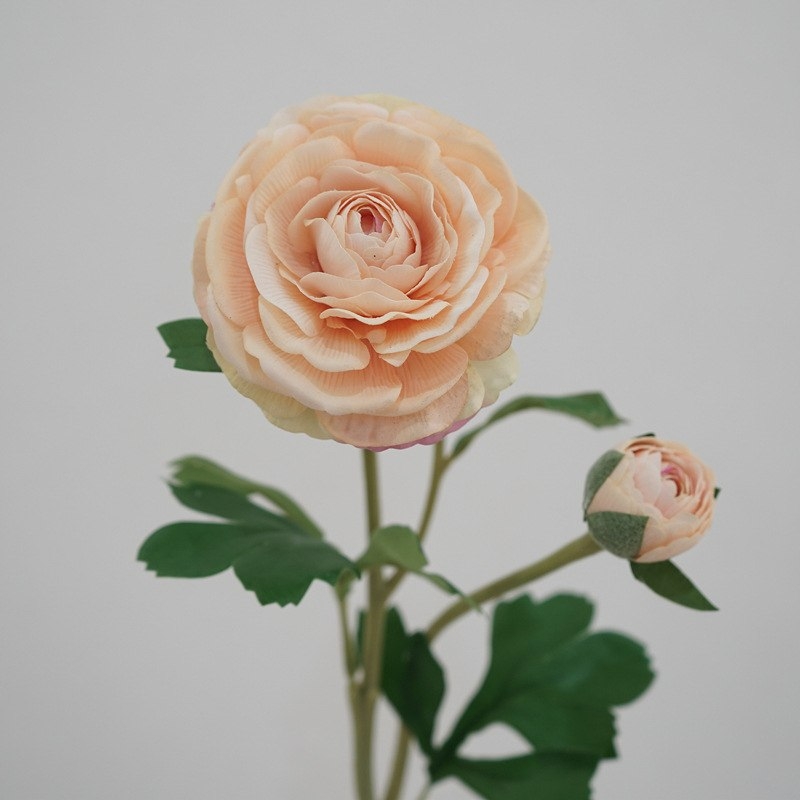 Soft-touch Artificial Ranunculus