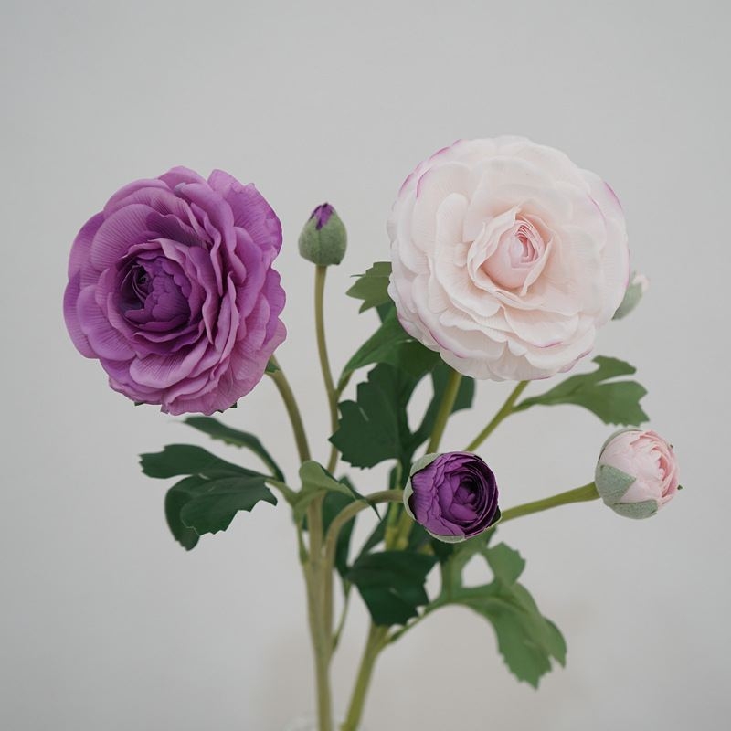 Soft-touch Artificial Ranunculus